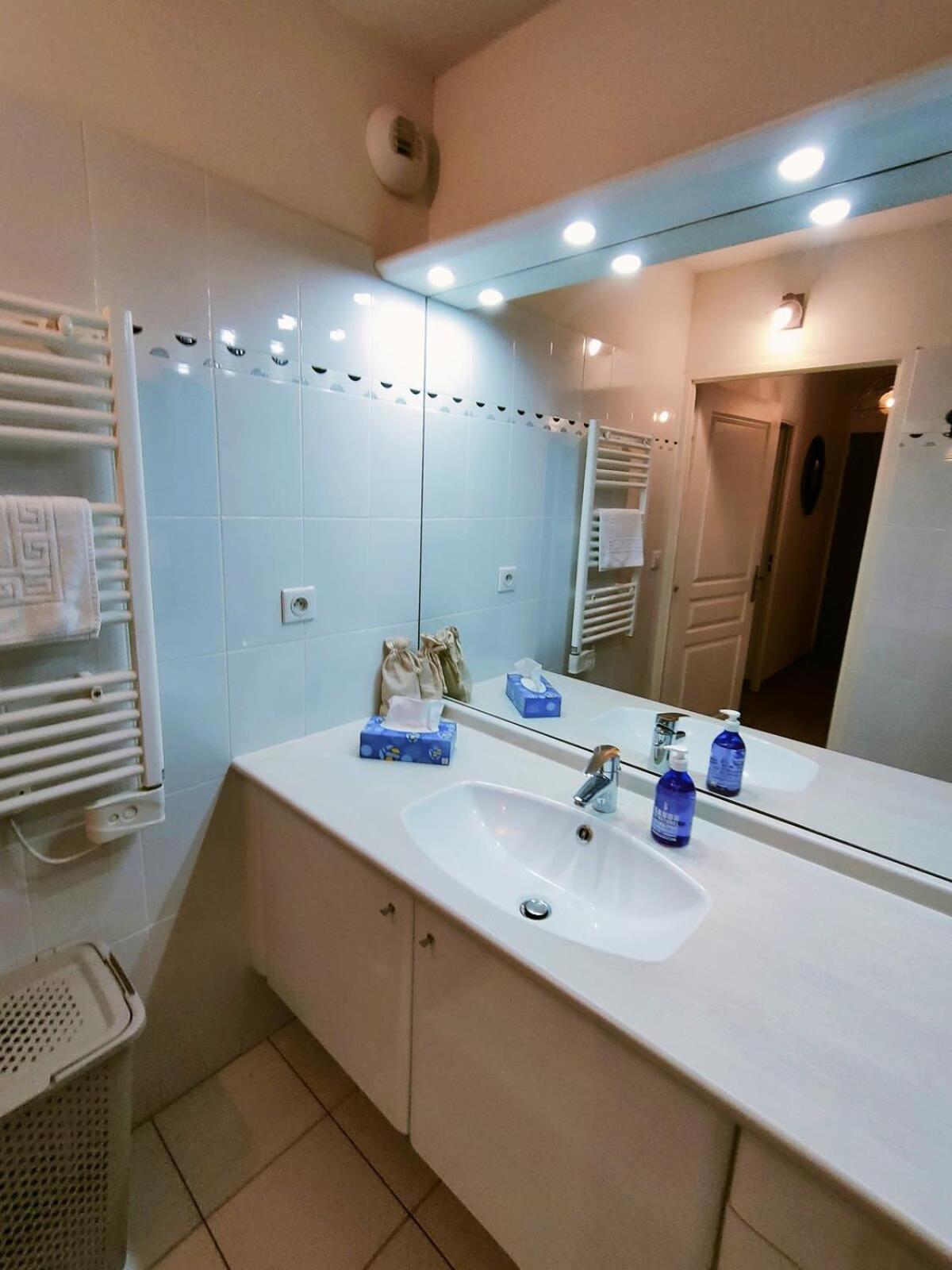 Apartment With Pool Air Conditioning Wifi And Garage กูลิอูร์ ภายนอก รูปภาพ
