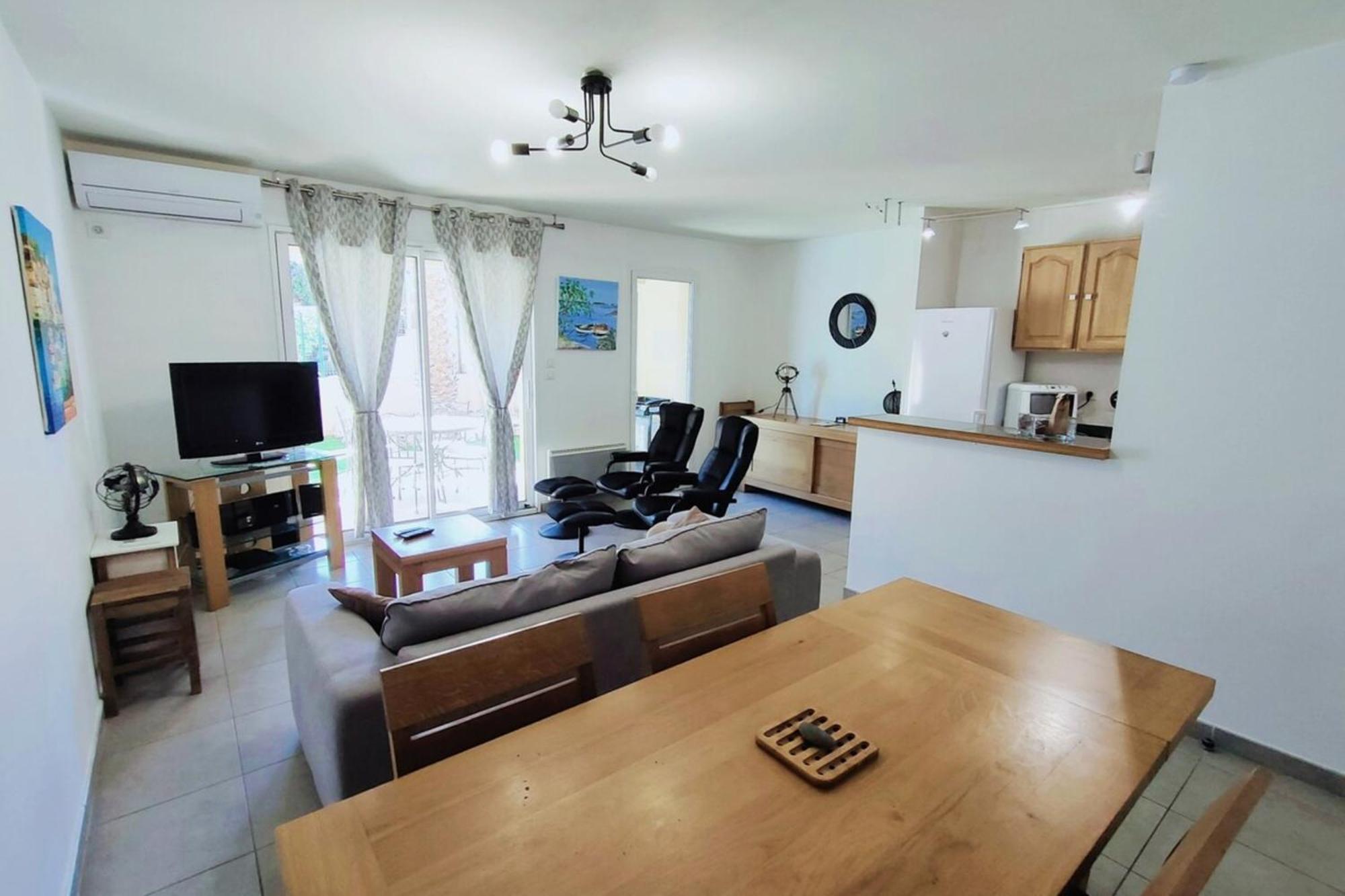 Apartment With Pool Air Conditioning Wifi And Garage กูลิอูร์ ภายนอก รูปภาพ